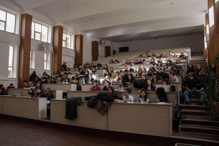 Aproape 300 de elevi din toata tara se reunesc la Botosani pentru Olimpiada Nationala de Limba Romana Descopera liceul unde va avea loc evenimentul si locurile de cazare pentru tineri