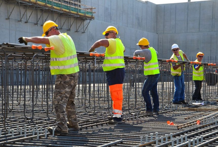 Companie de constructii din Botosani cu 30 de angajati intrata in insolventa la solicitarea Finantelor Publice din cauza datoriilor fata de bugetul de stat
