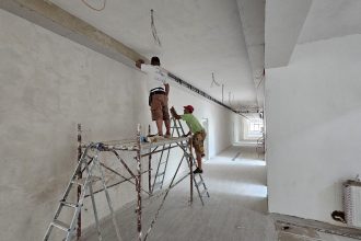 Inca o licitatie cu numeroase oferte 9 asocieri de firme s au inscris pentru licitatia de la Colegiul Economic Botosani