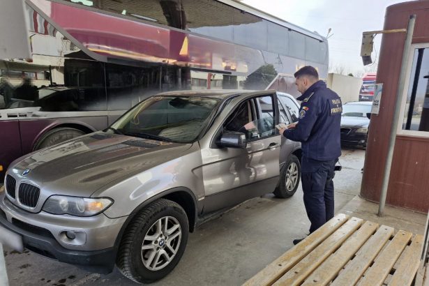 Un tanar de 19 ani cercetat de politistii din Botosani in urma unui control la frontiera