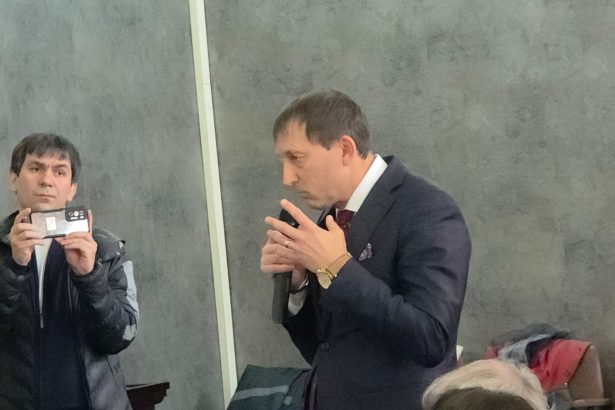 VIDEO Valeriu Iftime intrebat despre numirea directorului Centrului Cultural Chiar nu ati gasit un botosanean pregatit
