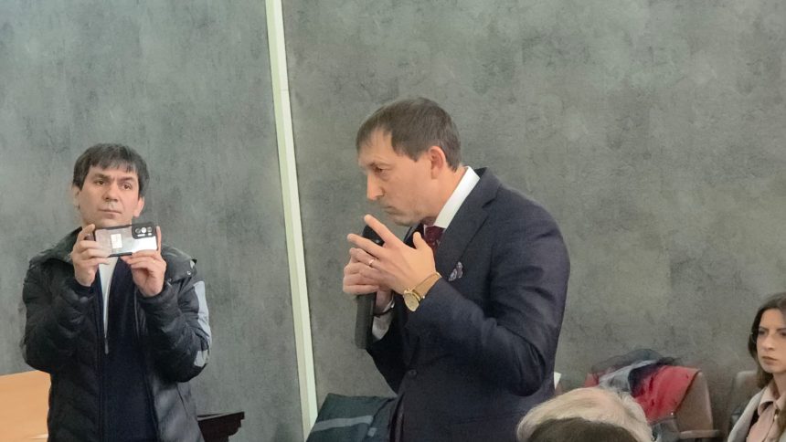 VIDEO Valeriu Iftime intrebat despre numirea directorului Centrului Cultural Chiar nu ati gasit un botosanean pregatit