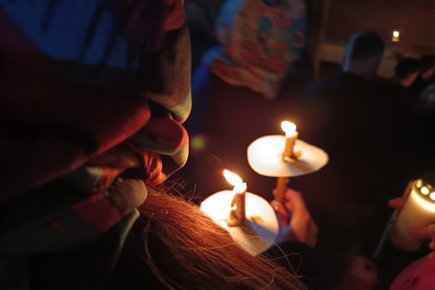 Veste minunata pentru credinciosi Lumina Sfanta de la Ierusalim va ajunge si in acest an la Botosani