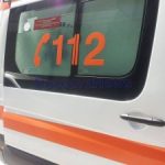 socant o adolescente a cazut de la etajul 5 al unui bloc si a fost transportata in coma la spital