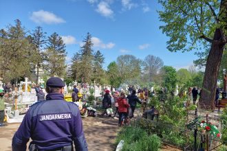 Avertisment pentru cei care celebreaza Patele Blajinilor la cimitirul Eternitatea din Botosani risca amenzi semnificative daca procedeaza asfalt