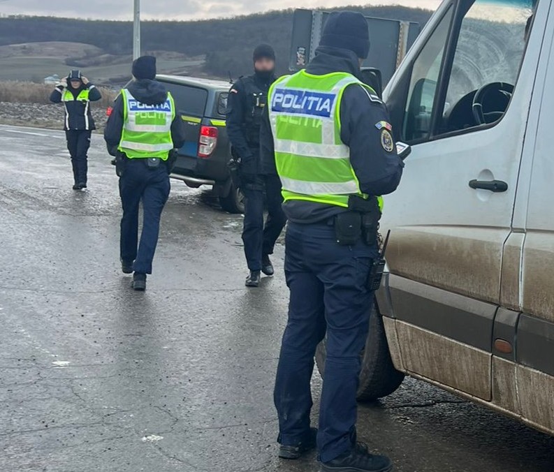 Controale ale poliiei n dou localiti din judeul Botosani Ce anume au urmrit oamenii legii