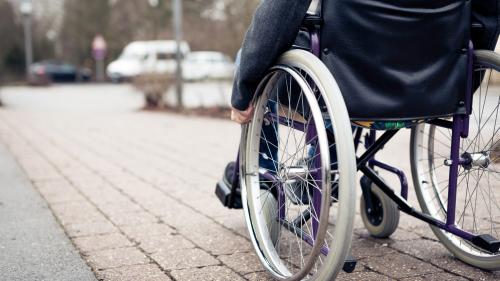 Curatenie in dosarele persoanelor cu handicap Sute de botosaneni exclusi din sistem dupa reevaluarile DGASPC