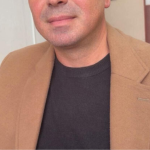 Cutremurator profesor decedat la 41 de ani elevii lau descoperit fara viata langa un drum
