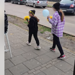 De la mila la hartuire Un proprietar de afaceri din Botosani atrage atentia asupra fenomenului minorilor trimisi sa cersesca in localuri