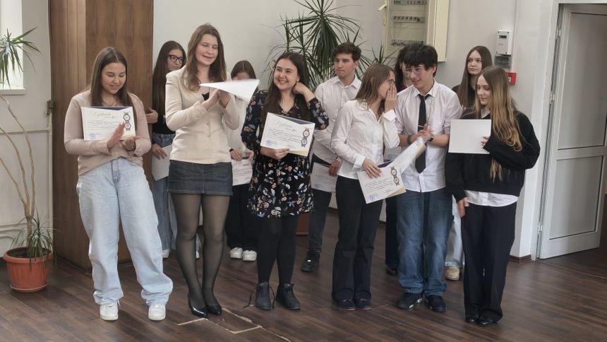 Elevii de la Liceul Pedagogic Botosani s au calificat la olimpiadele nationale de dezbateri