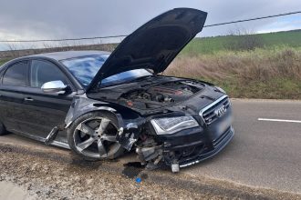 FOTO Accident in aceasta dimineata intr o localitate din Botosani O tanara de 19 ani a fost ranita