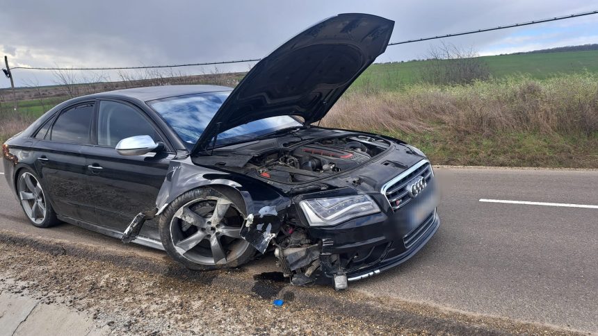 FOTO Accident in aceasta dimineata intr o localitate din Botosani O tanara de 19 ani a fost ranita