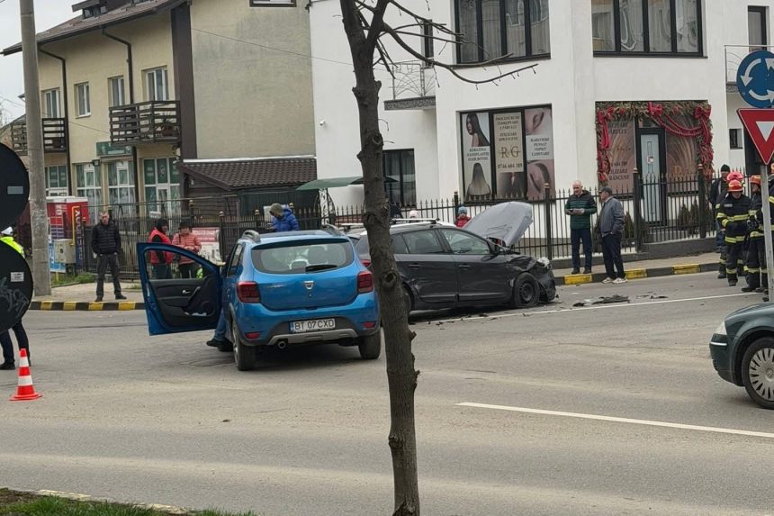 FOTO Accident intre doua masini in municipiul Botosani O femeie a fost ranita