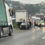 FOTO Accident la iesirea din Botosani Doua masini s au izbit frontal in fata Dedeman