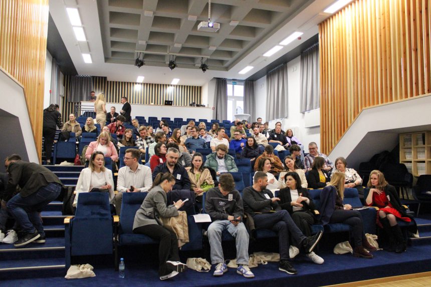 FOTO Acesia sunt castigatorii Concursului de Arie Toastmasters Nordul vorbeste desfasurat in judetul Botosani