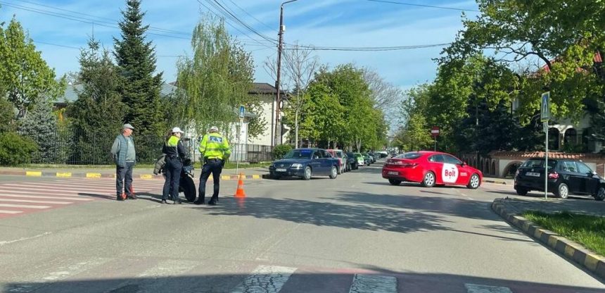 FOTO Acident astazi in municipiul Botosani Un motociclist a fost transportat la spital