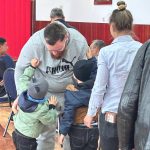 FOTO Asteapta ma puciin Lacrimi si speranta la vizita de Paste a copiilor in Penitenciarul Botosani