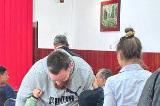 FOTO Asteapta ma puciin Lacrimi si speranta la vizita de Paste a copiilor in Penitenciarul Botosani