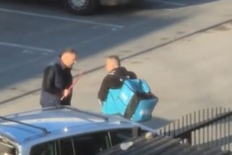 FOTO Barbat din Botosani agresat cu ranga de un individ dupa o altercatie in trafic