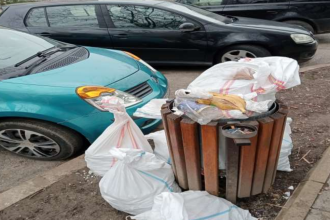 FOTO Cum a ajuns o gospodina din Botosani sa plateasca 1500 de lei din cauza deseurilor aruncate