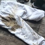FOTO Mai are sens sa trimitem copiila scoala Strigatul disperat al unei mamici dintr un sat din Botosani prinsa in noroaie alaturi de cei mici