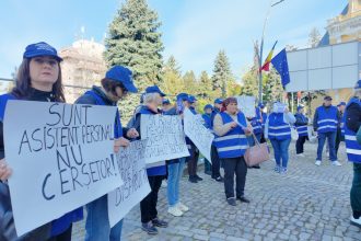 FOTO Protest astazi la Botosani Zeci de persoane au iesit in strada Suntem angajati nu vrem sa devenim asistati