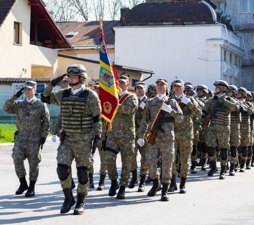 FOTO Ziua NATO sarbatorita astazi la Botosani Defilare militara in centrul orasului