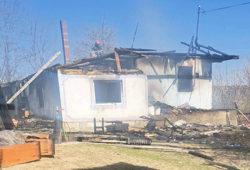 Familia cu trei copii din judetul Botosani care a ramas fara casa din cauza unui incendiu va primi o locuinta modulara
