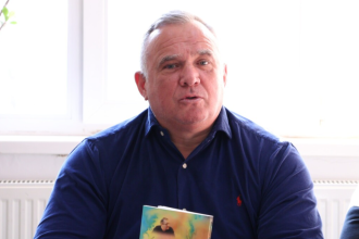 Interlopul din Botosani considerat taticul prostitutiei in Europa s a reprofilat in inchisoare Cum isi cauta mantuirea de pacate