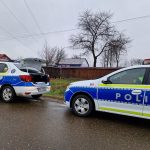 O fetita de 11 ani a fost agresata violent de o colega in statia de autobuz A strans o de gat si a lovit o cu picioarele in burta