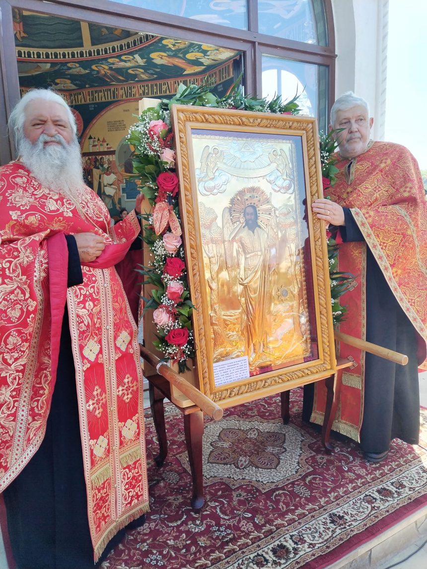 O manastire din Botosani se pregateste de sarbatoare Slujba oficiata de un sobor de preoti