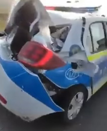 O soferita de 18 ani a lovit cu masina o autospeciala a politiei politistii sosiseras au interveni la un alt accident
