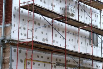 Regulamente pentru romanii care locuiesc la casa Obligatia de a demola constructia Ce prevede Codul Civil