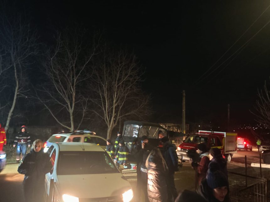 Tanara din Botosani disparuta si cautata de peste 100 de politisti pompieri si voluntari a fost gasita si transportata cu ambulanta