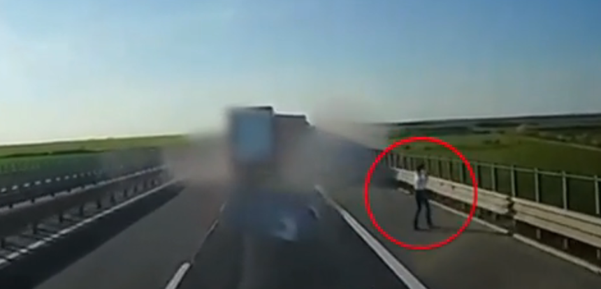 Un om de afaceri a decedat intr un accident rutier grav dupa ce a fost lovit de un camion