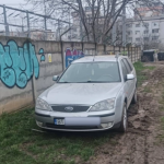 Un sofer din Botosani si a pierdut masina dupa ce a transformat spatiul verde in parcare