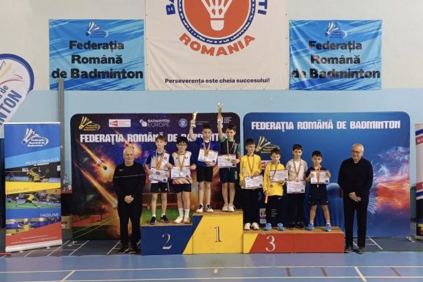 Un student din Botosani vicecampion national la badminton fiul unui profesor renumit si al unui medic respectat
