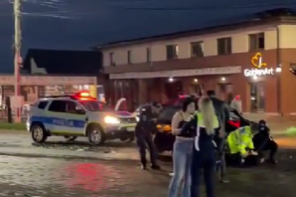 VIDEO Accident provocat de un sofer in timp ce fugea de politie totul a fost filmat