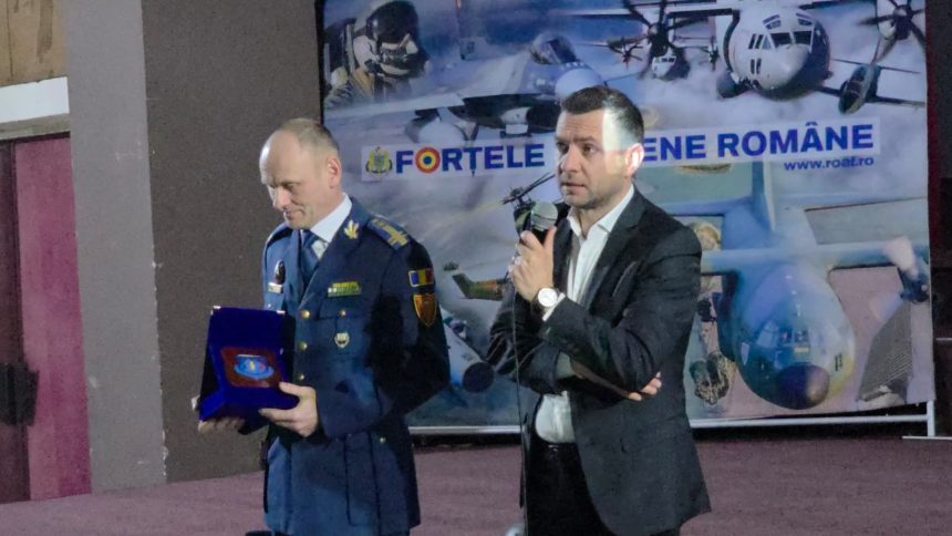 VIDEO Primarul din Botosani ii indeamna pe liceeni sa se inscrie la scolile militare Ce motivatii ofera Cosmin Andrei