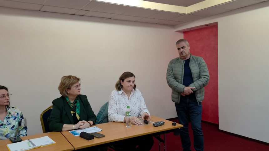 VIDEO Primarul din Hanesti despre drumul judetean DJ 282 Este intr o stare lamentabila