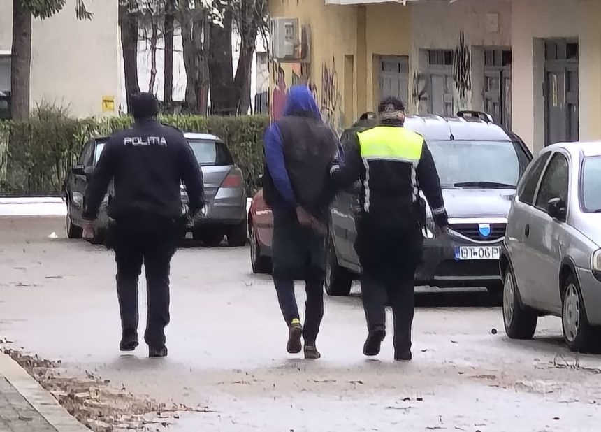 foto barbat din botosani retinut de poliisti si dus la sediul ipj pentru audieri