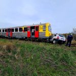 foto tragedie in a doua zi de paste un barbat a decedat dupa ce masina sa a fost lovita de tren