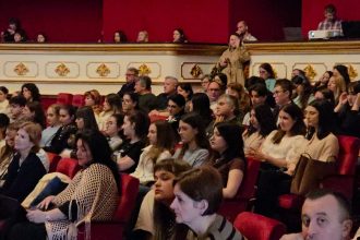 foto video elevi distincti astazi la botosani pentru performantele lor la olimpiada nationala de limba romana ministrul educatiei prezent la eveniment