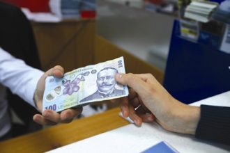reguli noi angajatorii vor fi obligati sa publice salariile si sa explice diferentele de remunerare intre sexe
