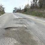 video foto starea placara a unui drum judetean din botosani ii nemultumeste pe soferi nu te mai poti feri de gropi