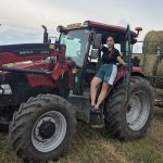 FOTO La numai 20 de ani isi dezvolta viitorul fermei de familie Povestea impresionanta a unei tinere din Botosani