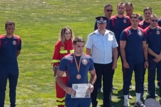 FOTO Un pompier din Botosani cel mai bun din Moldova la Cursele cu obstacole