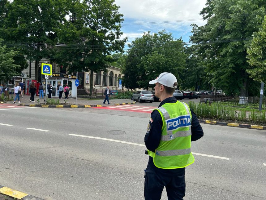 In afara legii fara stres Mopedist oprit de politisti