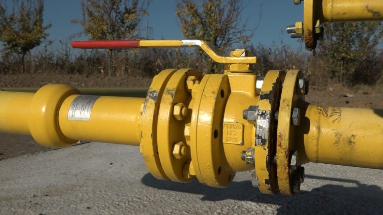 Localitatile din centrul si nord estul judetului vor beneficia de gaz Guvernul a adoptat o hotrre in acest sens Accesul la reteaua de transport al gazelor naturale nu este un lux afirma Doina Federovici