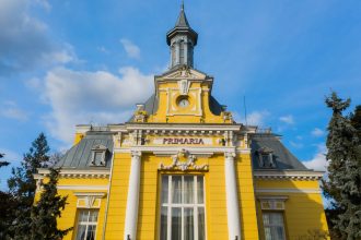 Primaria municipiului Botosani anunta finalizarea proiectului Imbunatatirea eficientei energetice a cladirilor publice Colegiul National Mihai Eminescu Botosani